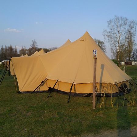 Tent-Ok Opende 外观 照片